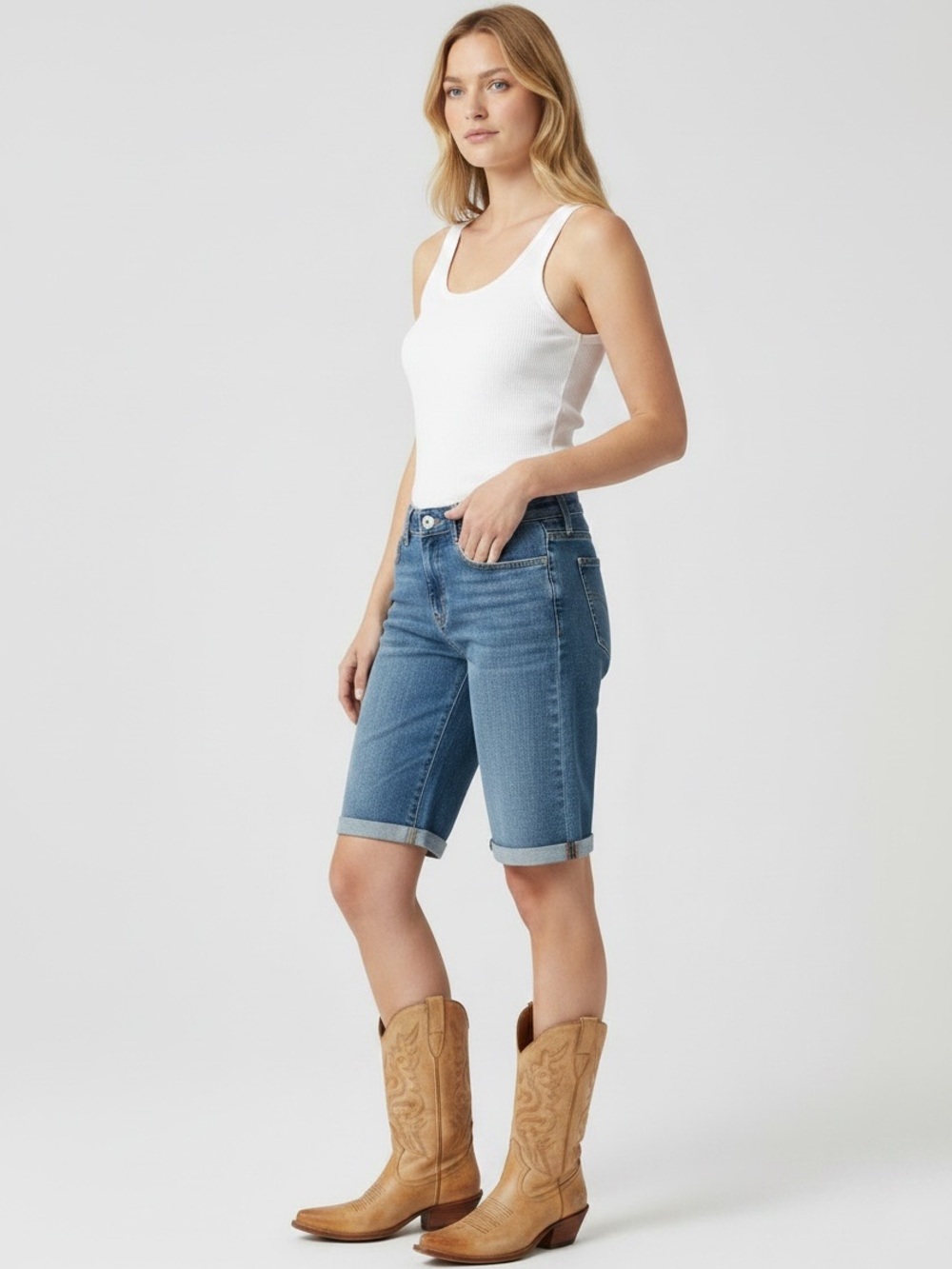 NWT Levi’s cotton blend denim blue Bermuda bohemian festival short size 30